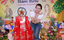 Hoa hậu biển Thùy Trang vui trung thu tại quê nhà