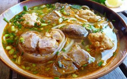10 món ăn Việt ngon "đốn tim" khách nước ngoài
