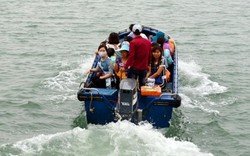 Quảng Ninh: Nguy hiểm rình rập trên tuyến đò nơi địa đầu Tổ Quốc