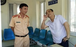 Xử phạt lái xe đâm ô tô vào cổng UBND tỉnh Thanh Hóa