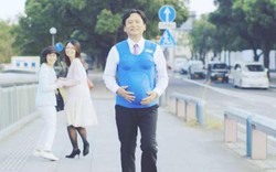 Chính khách Nhật mặc áo bầu để hối thúc đàn ông giúp vợ việc nhà