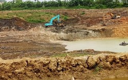 Thanh Hóa: Lợi dụng nạo vét hồ, công ty múc đất về sản xuất gạch