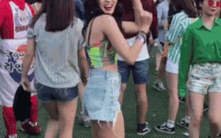 Chỉ một điệu nhảy sexy, thiếu nữ Hàn nổi rần rần khắp châu Á