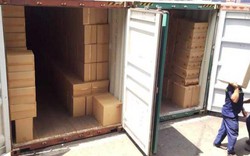 Bí mật trong hai container tại cảng Cát Lái