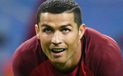 Ronaldo gây bão cộng đồng mạng với chiếc... quần lót