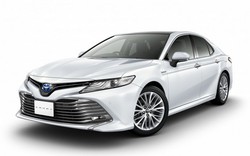 Toyota Camry 2018 giá từ 656 triệu đồng ở quê hương Nhật Bản