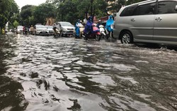 Ngày mai, trực tuyến trên Dân Việt: “Bao giờ HN thoát cảnh cứ mưa là ngập?”