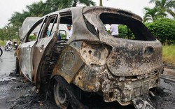 Cà Mau: Xe ô tô cháy trơ khung khi đang lưu thông