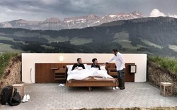 Lạ lùng khách sạn không có gì ngoài giường trên núi Alps