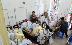 Bệnh viện quá tải, bác sĩ quay cuồng vì dịch sốt xuất huyết