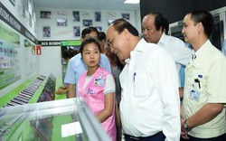 Thủ tướng Nguyễn Xuân Phúc làm việc với Samsung Thái Nguyên