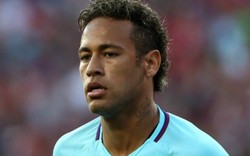 Neymar hủy chuyến đi tới Trung Quốc, về Barcelona quyết tương lai