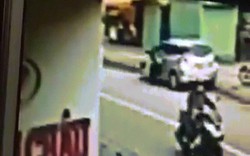 Camera ghi lại cảnh tài xế ô tô mở cửa khiến cô gái chết tức tưởi