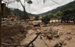 Sơn La: Hàng loạt cột điện gãy đổ, dân mất điện, thiệt hại 20 tỉ đồng