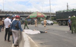 Đà Nẵng: Mẹ con chở nhau đi bán quần áo chết thảm dưới bánh xe tải