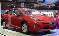 Cận cảnh "xe xanh" Toyota Prius 2017 ở Việt Nam