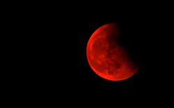 Tối nay, người dân HN, TP HCM xem “trăng máu” ở đâu “nét” nhất?