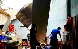 Lốc xoáy thổi bay hàng chục mái nhà ở Lâm Đồng