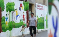 Hà Nội: "Hồi sinh" con đường ẩm mốc bằng tranh tường độc đáo