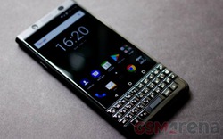 Ngắm BlackBerry KEYone bản màu đen hạn chế