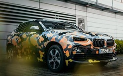 BMW X2 lộ diện trong lớp áo rằn ri