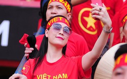 Dàn mỹ nữ quyến rũ trên khán đài cổ vũ cho U22 Việt Nam