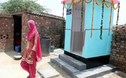 Nỗi ám ảnh 'hôn nhân không toilet' của các cô dâu Ấn Độ