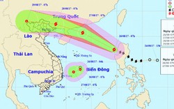 Bão số 7 và áp thấp nhiệt đới cùng lúc hoành hành trên Biển Đông