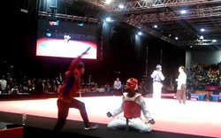 Trọng tài "đè ngửa" võ sĩ Philippines giúp Malaysia giành HCV