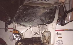 Sơn La: Ô tô nát đầu vì tông vào cột mốc, lái xe nhập viện