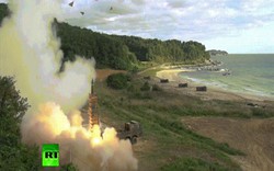 HQ tung video phóng hai tên lửa sát biên giới Triều Tiên