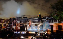 Hà Nội: Siêu thị lớn cháy rụi kinh hoàng trong đêm mưa