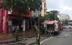 Cháy lớn tiệm bán sơn ở TP.HCM, 3 người thương vong