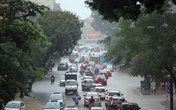 Áp thấp nhiệt đới sắp đổ bộ Quảng Ninh-Hải Phòng, Hà Nội mưa lớn