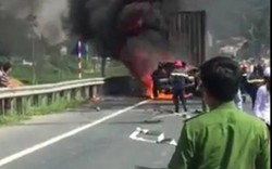 Xe container bất ngờ bốc cháy dữ dội trên quốc lộ