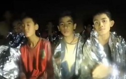 Thách thức sinh tử khi đội bóng Thái Lan phải tự lặn 2km ra khỏi hang