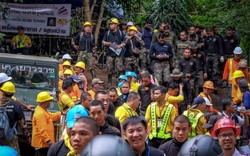 Giải cứu đội bóng Thái Lan: Chỉ có 3-4 ngày để đưa 12 em ra ngoài