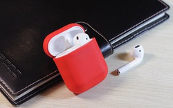 Chiếc hộp đặc biệt mang tính năng sạc không dây đến AirPods