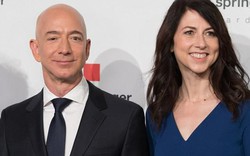 Jeff Bezos tiếp tục cho Bill Gates “hít khói”, trở thành tỷ phú giàu nhất lịch sử đương đại