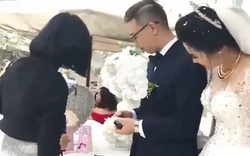 Bi hài chuyện khách đi đám cưới phải cầm thẻ quẹt tiền mừng ở Hà Nội