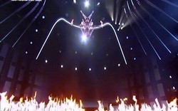 Thí sinh "America's Got Talent" để vợ ngã cắm đầu xuống sân khấu