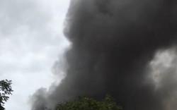 TP.HCM: Cháy lớn gần siêu thị Coop Mart, hàng trăm cảnh sát dập lửa