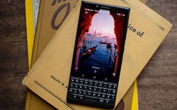 BlackBerry KEY2: Vừa chảnh lại vừa bền