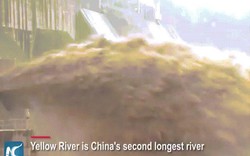Cảnh mở đập xả lũ “rợn người” ở Trung Quốc