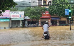 Hòa Bình: Nước lũ nhấn chìm quốc lộ 6, ruộng, vườn tan hoang