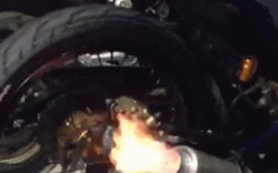 Video: Yamaha Exciter duy nhất phun lửa “nướng thịt” ở Việt Nam