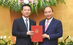 Thủ tướng trao QĐ quyền Bộ trưởng Bộ TTTT cho ông Nguyễn Mạnh Hùng
