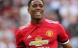 "Trêu ngươi" HLV Mourinho, Martial trả giá đắt