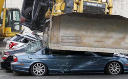 Hàng loạt siêu xe Porsche, Lamborghini nhập lậu bị đập nát tiêu huỷ