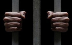 Loạt nữ cai ngục quan hệ với tù nhân gây sốc ở Úc